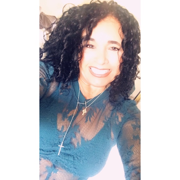 Meet your Posher, Lourdes - Picture 2 of 2